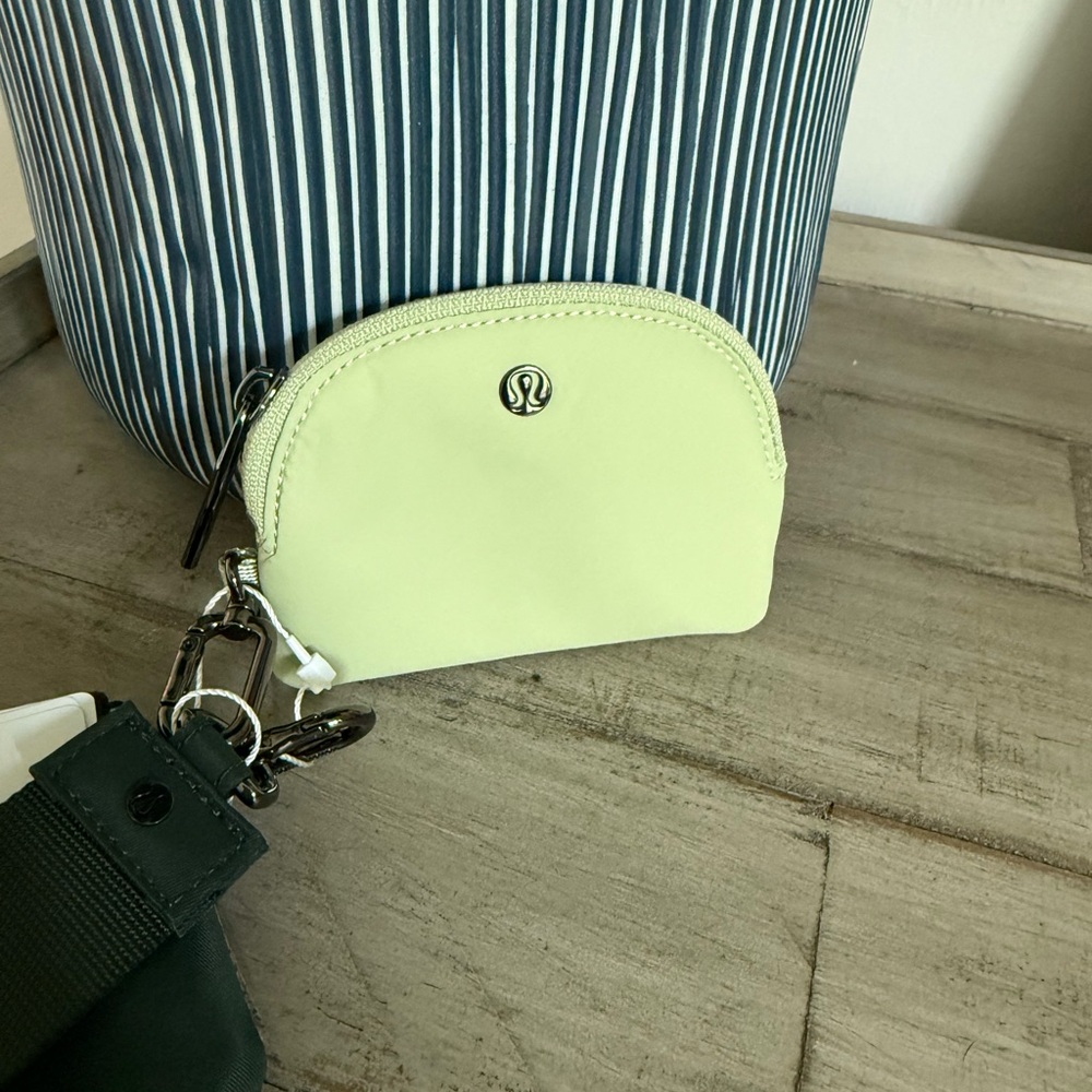 Lululemon Dual Pouch Wristlet - Picture 4 of 5